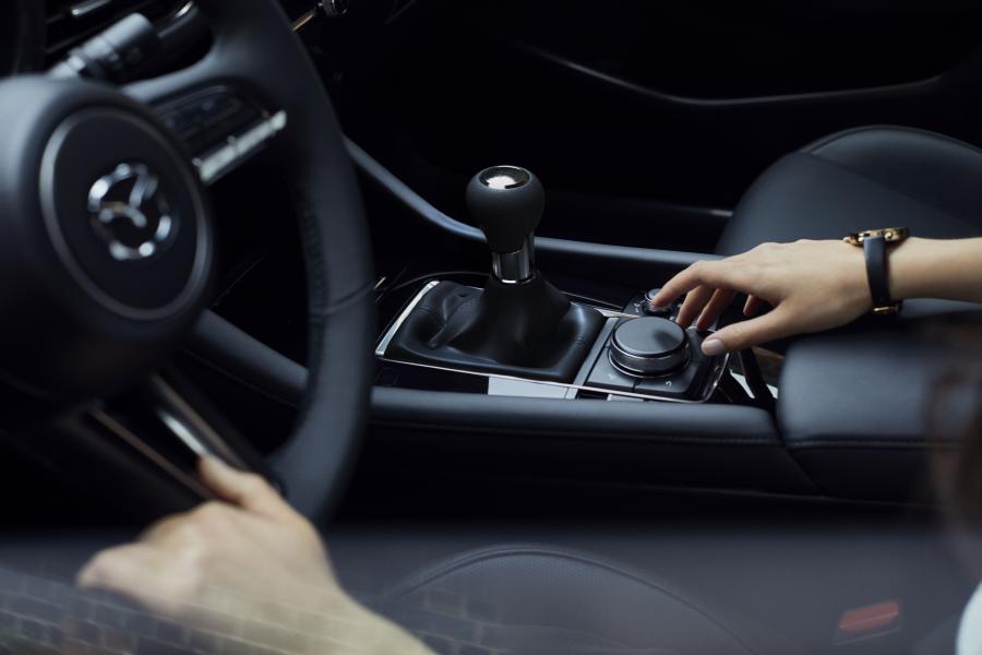 Детали интерьера Mazda3 Hatchback 2019 года  (NA) (фото 28 из 61)